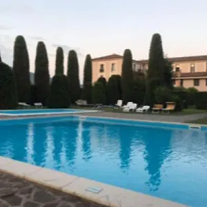 White House , Brescia Italia
